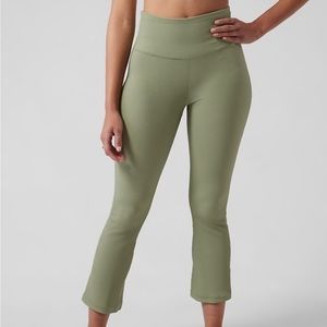 Ribbed crop flare leggings